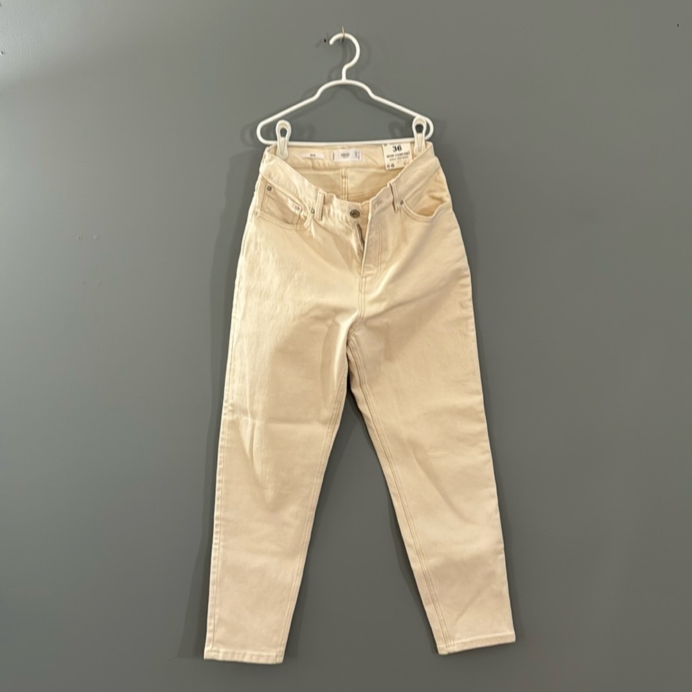 NWT!! - MANGO “Mom Comfort” Jeans - Size 36 - White